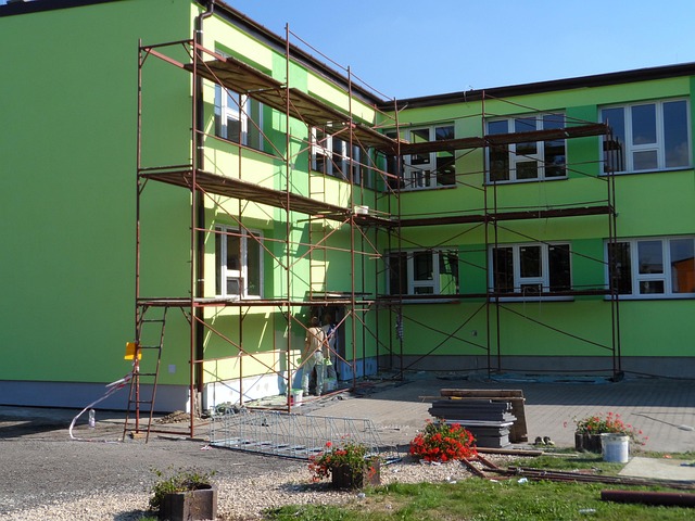 Pojízdné lešení jako pomocník u vašeho bungalovu